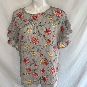 Como Vintage black/floral blouse.